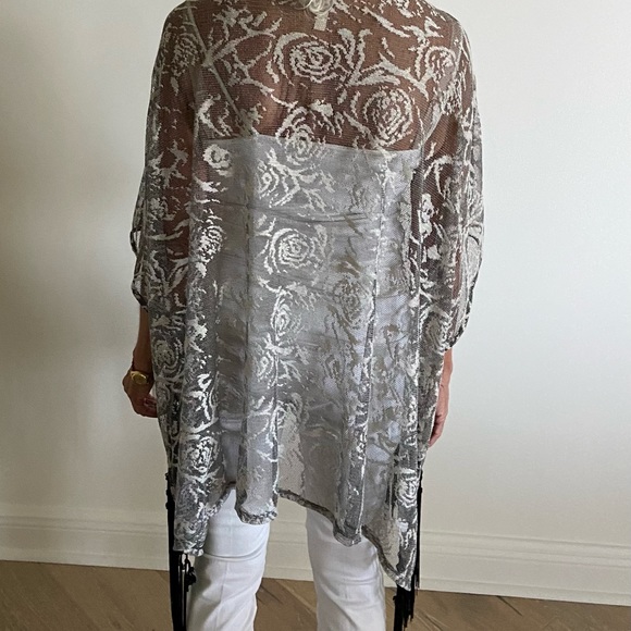 TYCHE LACY Shawl and Cover Up Rose Pattern One Size - Picture 6 of 11